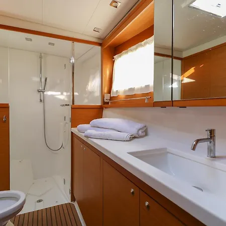 Panoramic Catamaran Xperience Botel